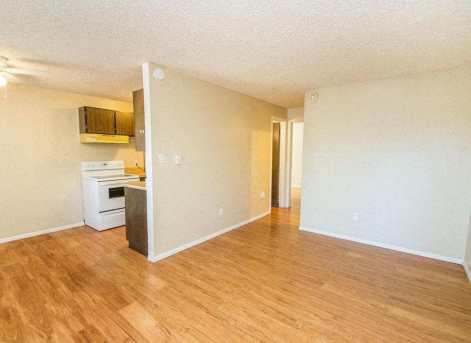 3161 Madison Avenue P218 Main Living Area