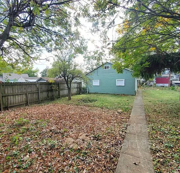 695 S Eureka Ave — Photo 26