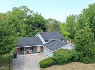 5420 Dorothy Dr, North Olmsted, OH 44070
