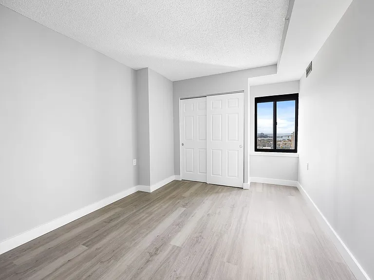 Atlantic Apartments — Photo 18