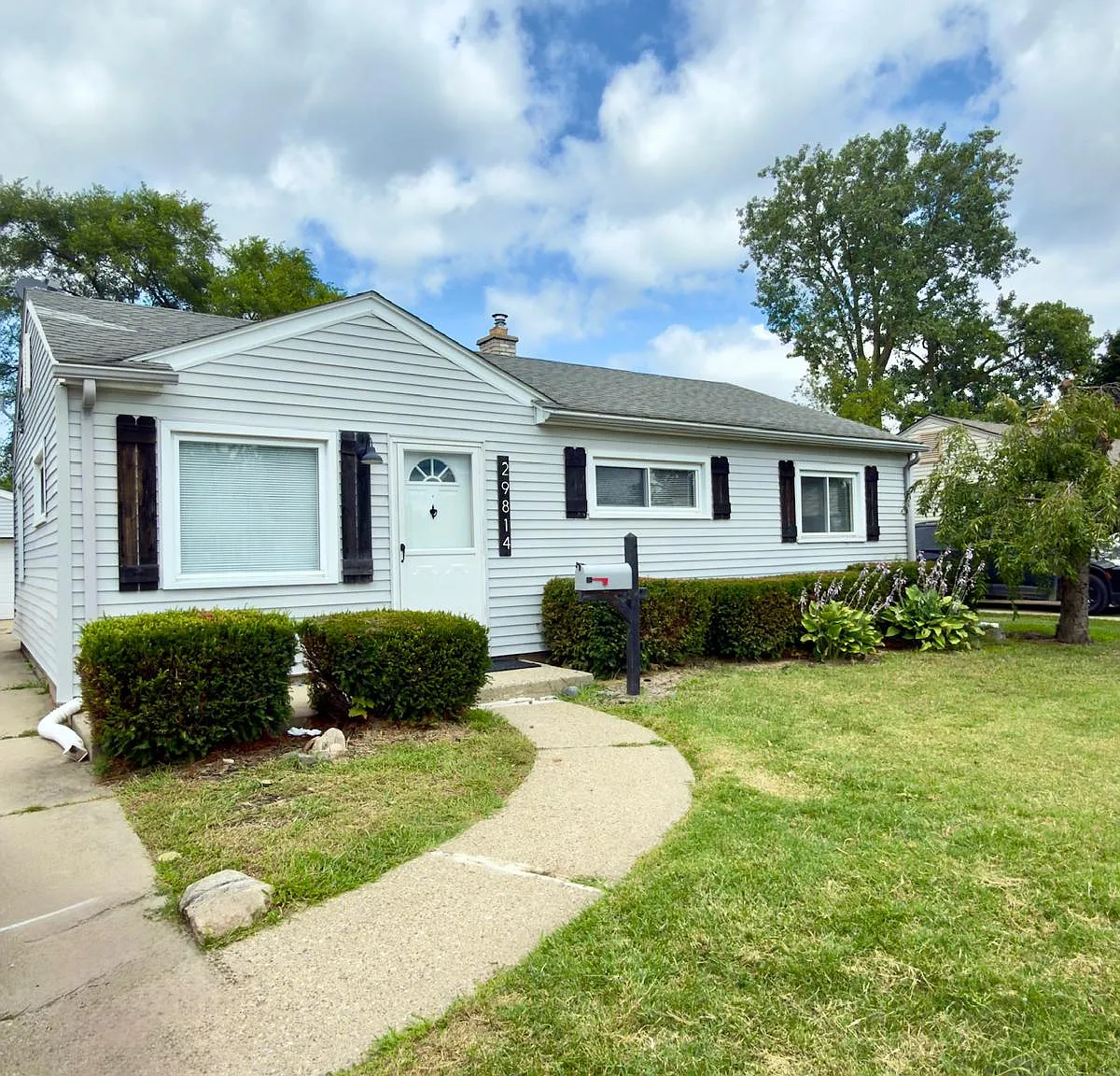 3 bed, 986 sqft, $1,750 — Photo 2