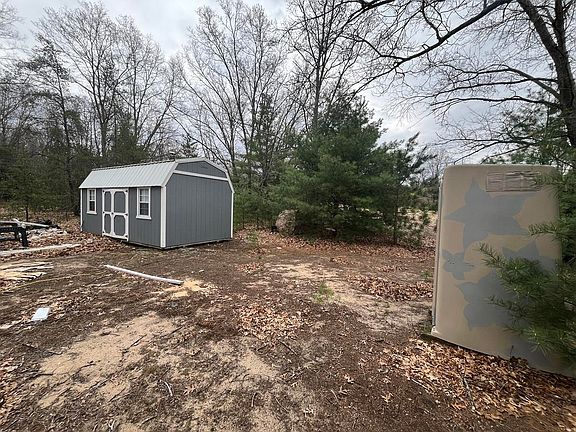 3rd image of 121 W Pierce Dr