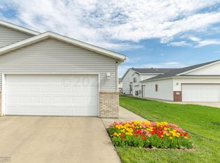 3318 10th St S, Moorhead, MN 56560