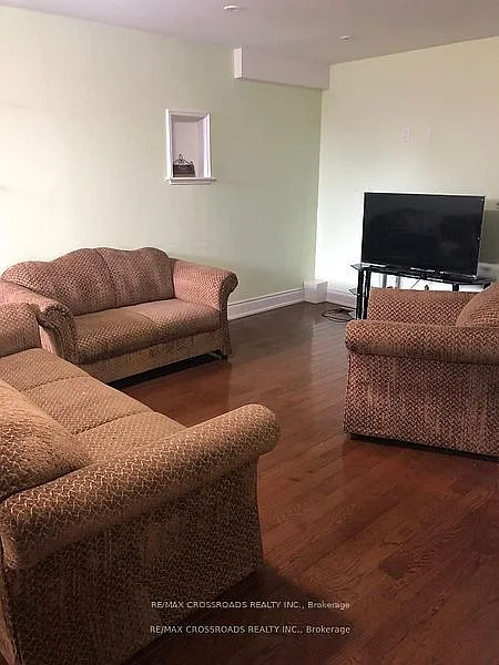2 bed, $1,600 — Photo 4