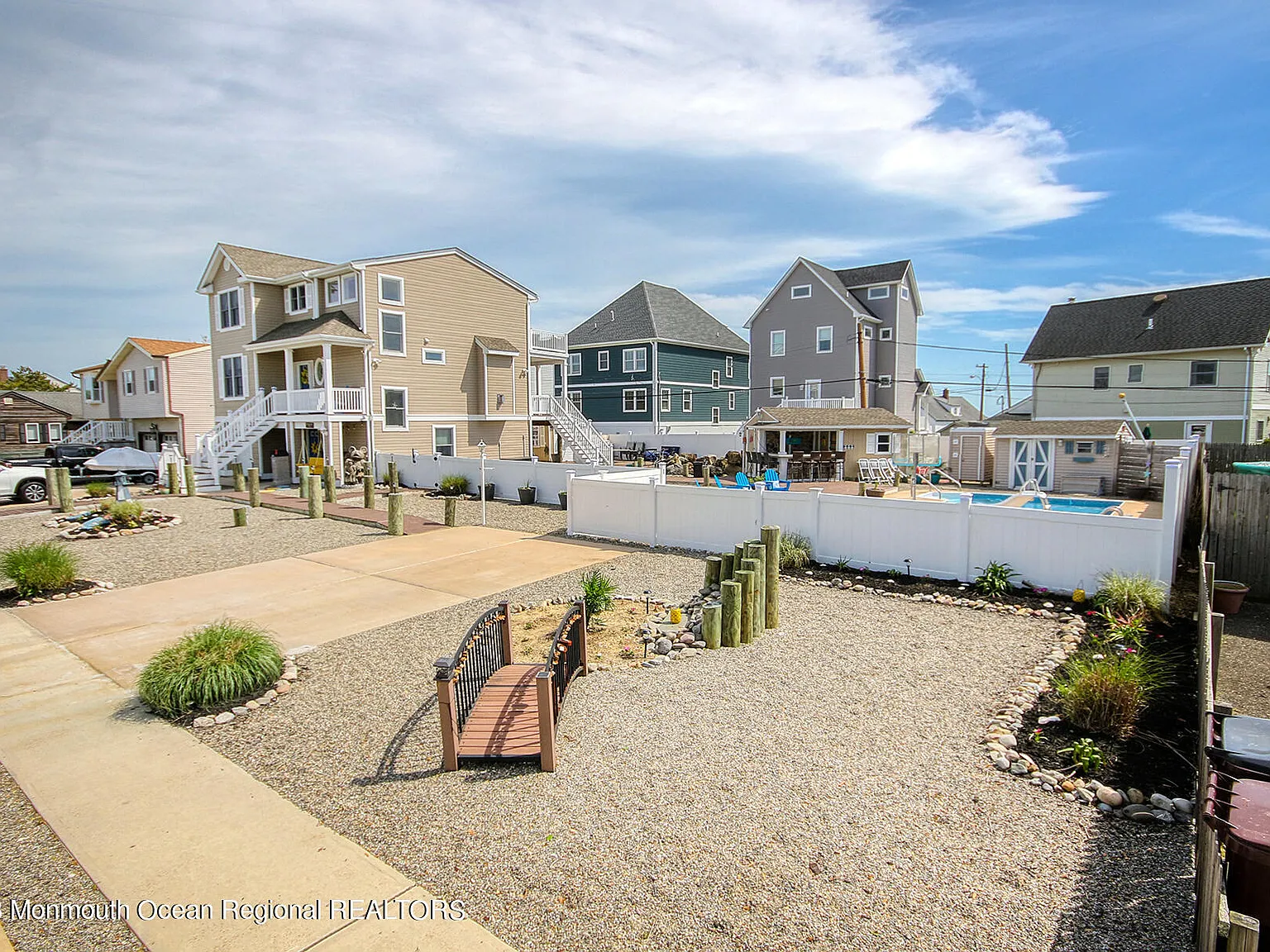 5 bed, 3.5 bath, 2132 sqft, $10,000 — Photo 2