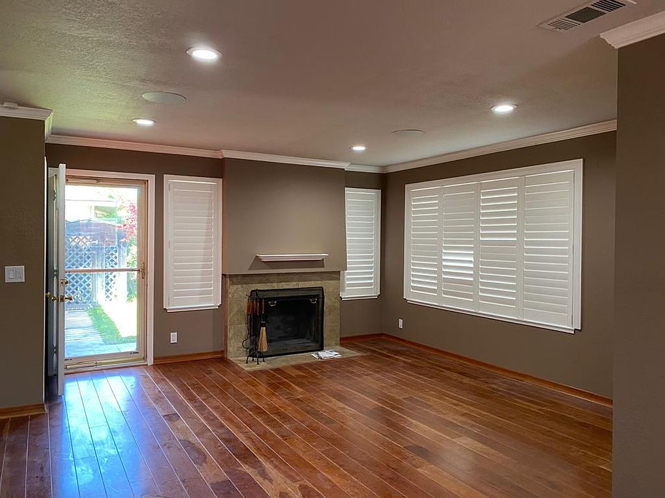 1st image of 110 Winchester Ct