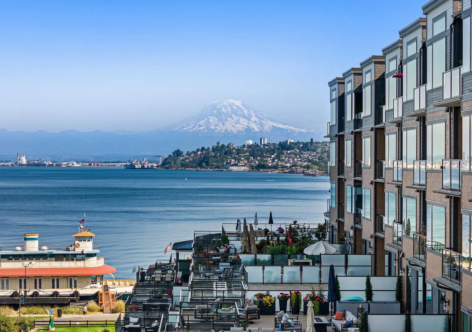 Stunning 7th-Floor Point Ruston Condo with Panoramic Views! — Photo 2