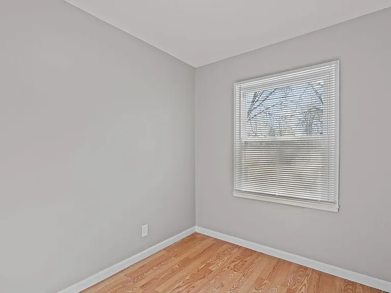 317 Cameron Rd — Photo 10
