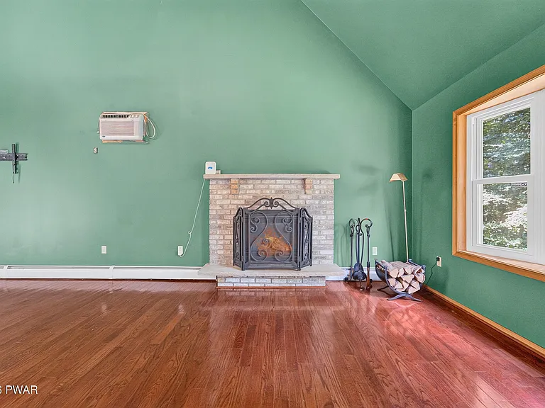 115 Blackberry Dr — Photo 9