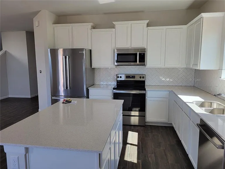 9717 Grapevine Leaf Dr — Photo 5