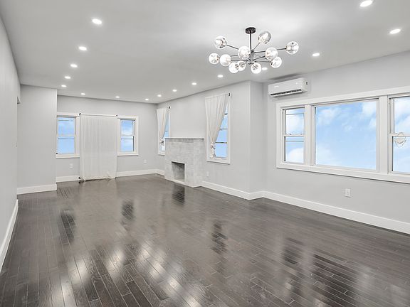 3rd image of 561 Grand Ave Unit 2