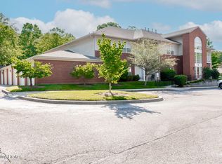 9101 Hawthorne Pointe Dr UNIT 102, Louisville, KY 40272