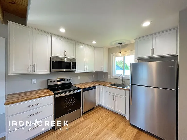 80 E Cascade St — Photo 3