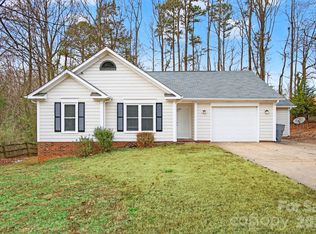 7026 Streamside Dr, Charlotte, NC 28212