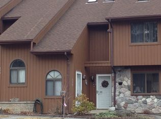 195 Red Cardinal Ct, Poughkeepsie, NY 12603