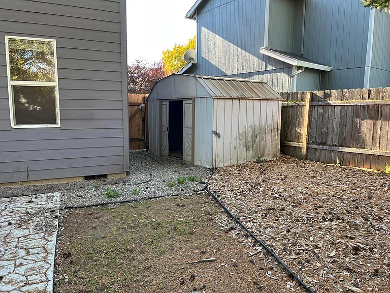 17815 SW Robert Ln — Photo 28