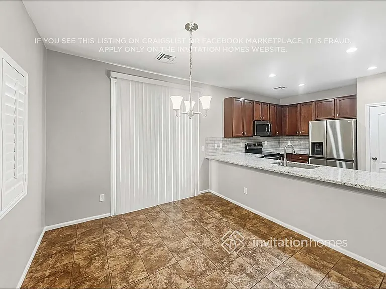 952 S Hawk Ln — Photo 7