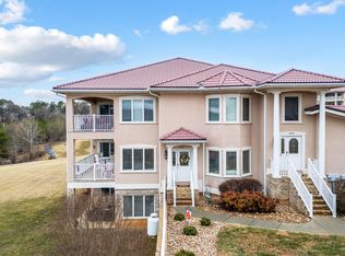 1052 La Casa Ct, Moneta, VA