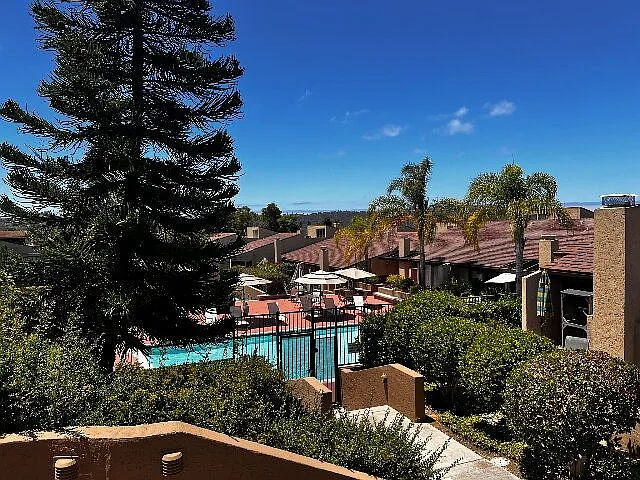 2204 Plaza De Las Flores — Photo 5