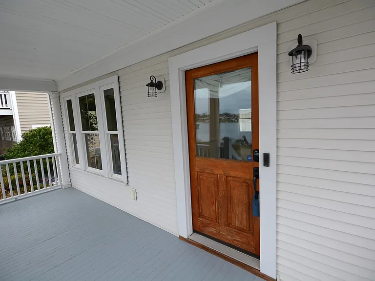 4116 Pretty Lake Ave — Photo 43