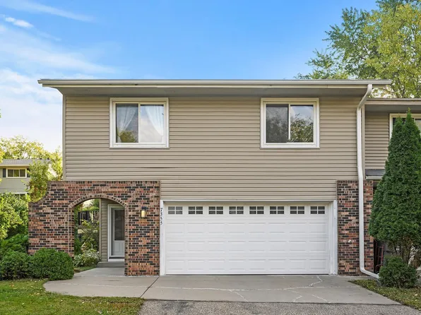 7355 Bagpipe Blvd, Eden Prairie, MN 55346