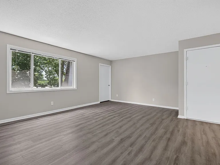 Kellogg Place Apartments — Photo 40