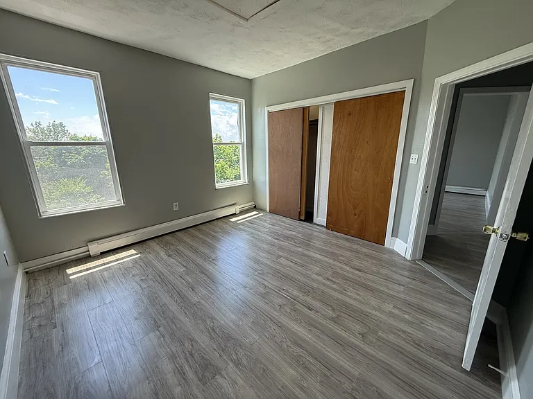 26 Alpine Pl #3 — Photo 6