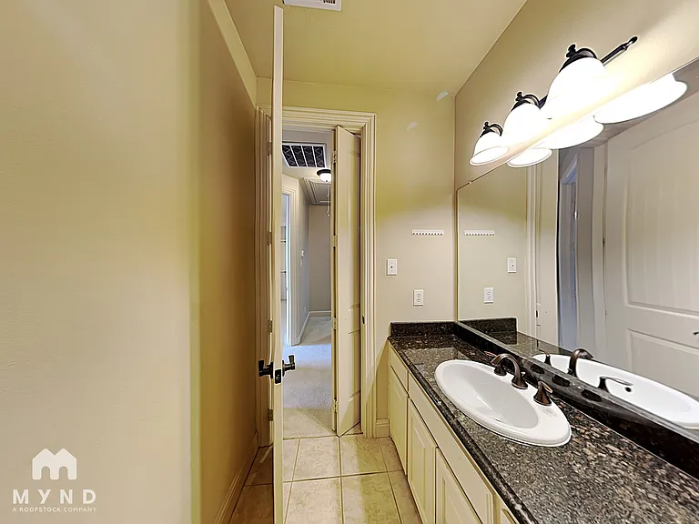 2204 Apollonia Ln — Photo 11