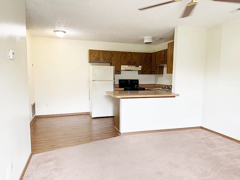 922 Pepper Tree Ln #J — Photo 13