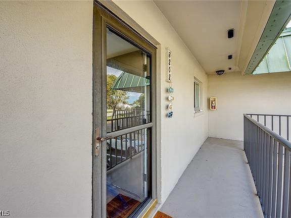 2nd image of 6725 Winkler Rd APT B202