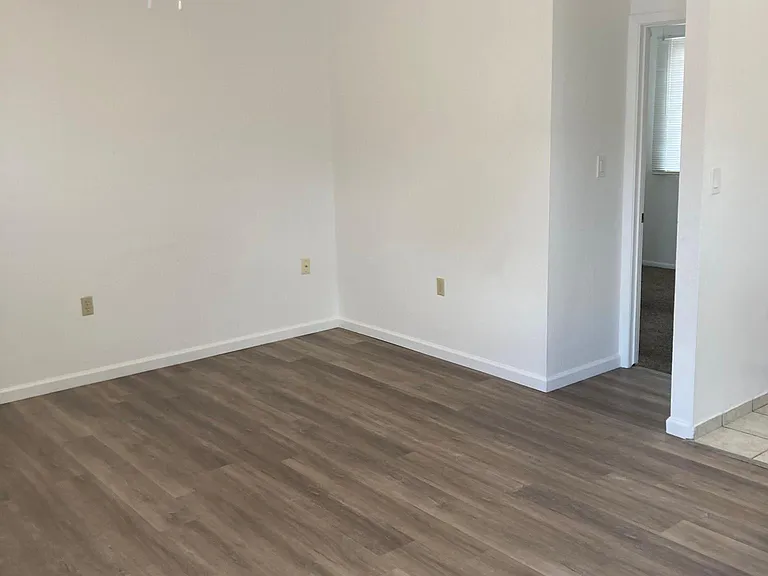 113 Princeton Dr SE #C — Photo 4