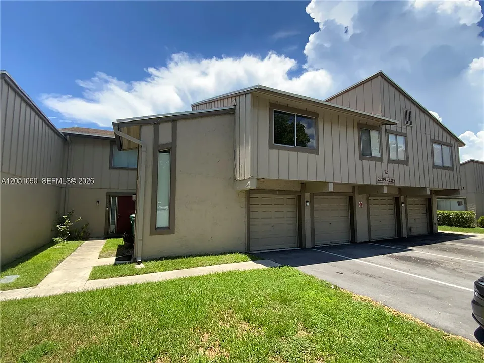 2215 NW 59th Ave #72