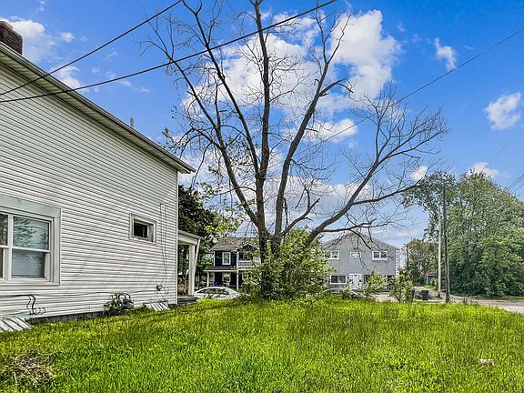 3rd image of 1553 Brooks Ave #1551