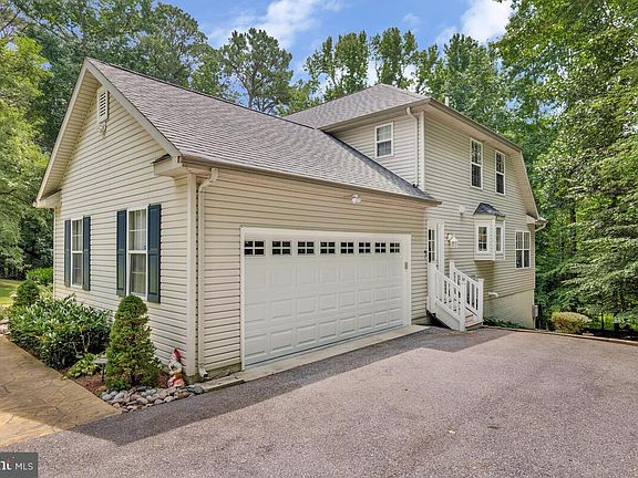 3rd image of 9175 Westfield Dr