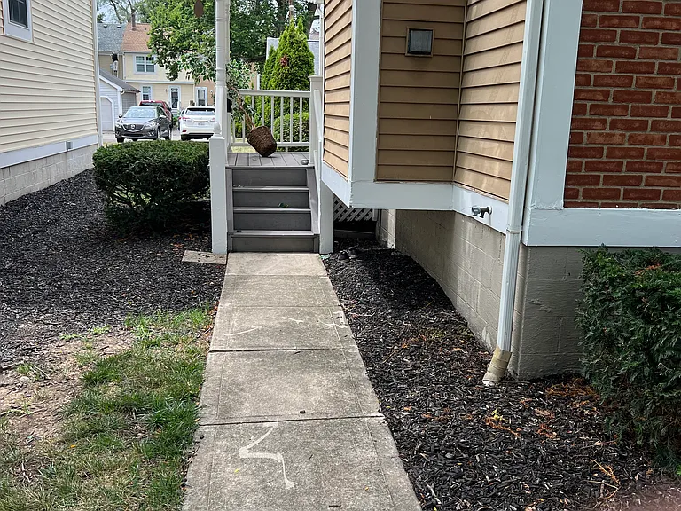 1253 Pennsylvania Ave — Photo 1