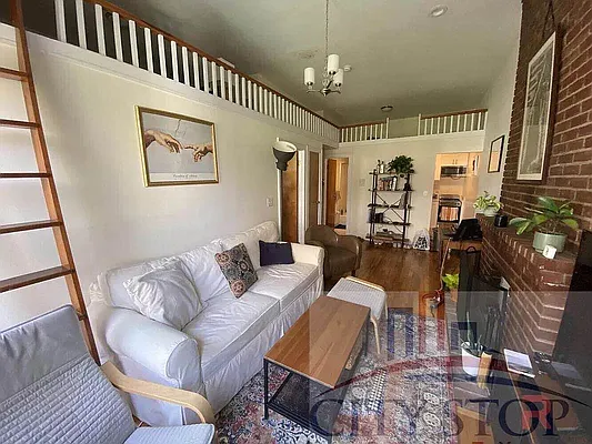 Rented by City Stop Realty | media 12