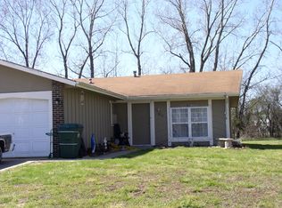 2513 Winterbrook Dr, Lawrence, KS 66047