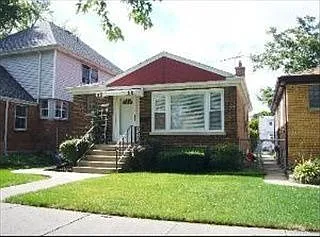 10554 S Troy St photo 1