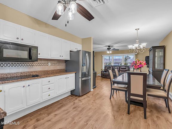 5th image of 383B Chatham Court