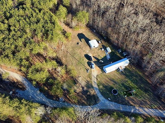 2nd image of 25 Myers Loop Rd