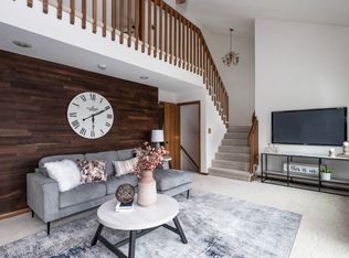 715 Paulsen Dr, Mandan, ND 58554