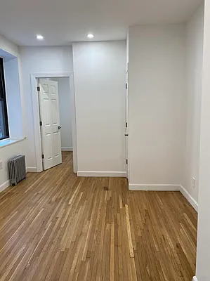 Rented by Current Real Estate Advisors | media 3