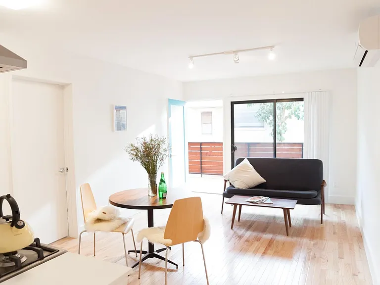 830 N Beaudry Ave #5 — Photo 1