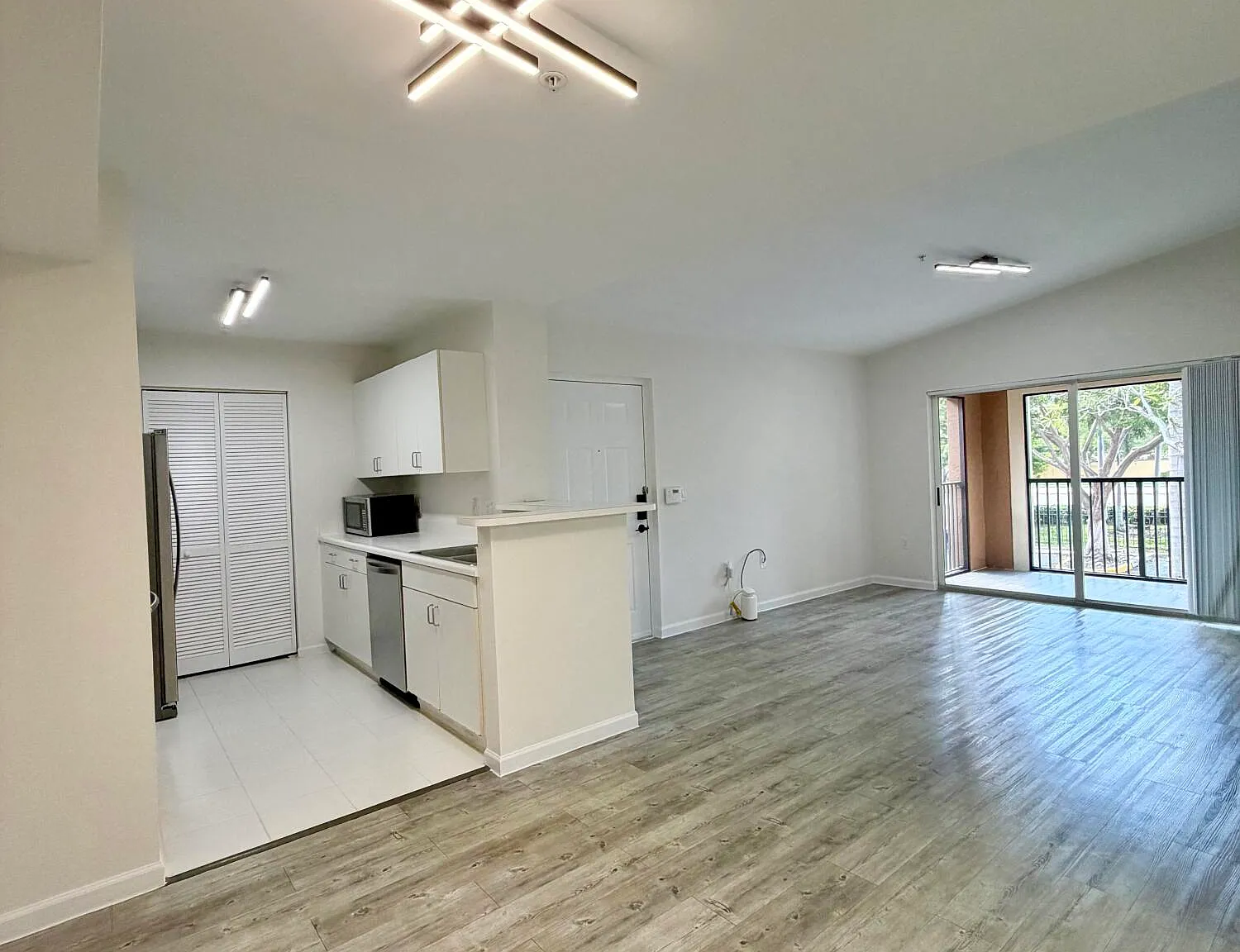 1 bed, 1.0 bath, 684 sqft, $1,800 — Photo 1