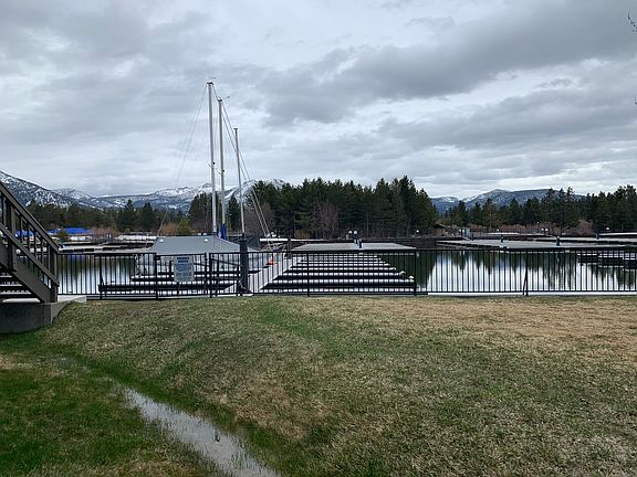 3rd image of 489 Tahoe Keys Blvd