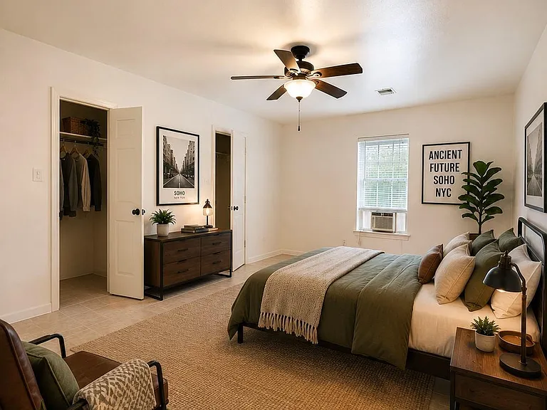 9011 Tavenor Ln — Photo 10