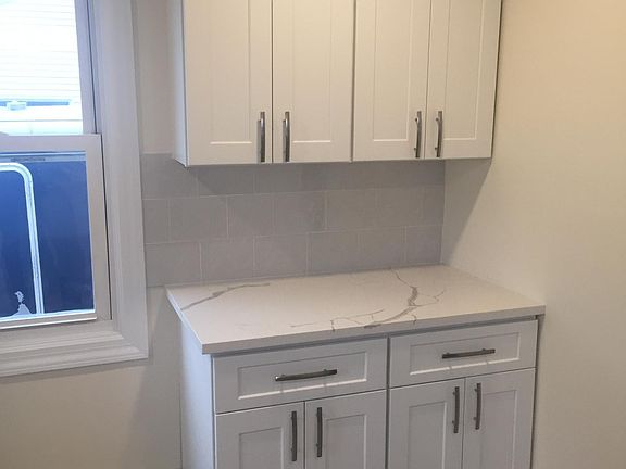 5th image of 936 Stewart Ave