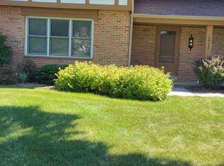 2920 Nassau Dr, Brookfield, WI 53045