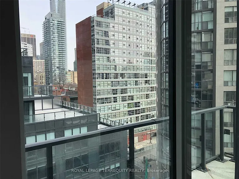 955 Bay St #803 — Photo 12