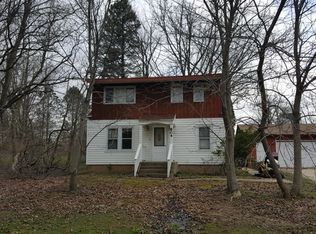804 E Diggins St, Harvard, IL 60033